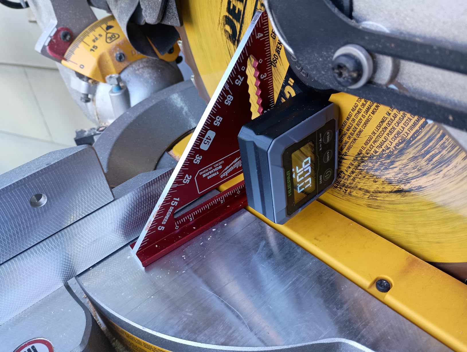 Huepar Professional Digital Angle Finder Magnetic for Table Saw Blade, Woodworking, Bend Pipes Etc., Fathers Day Dad Gifts, ±0.1° Accuracy Inclinometer, 0-90 or 0-180 Angle Gauge, VA LCD Display customer photo 2