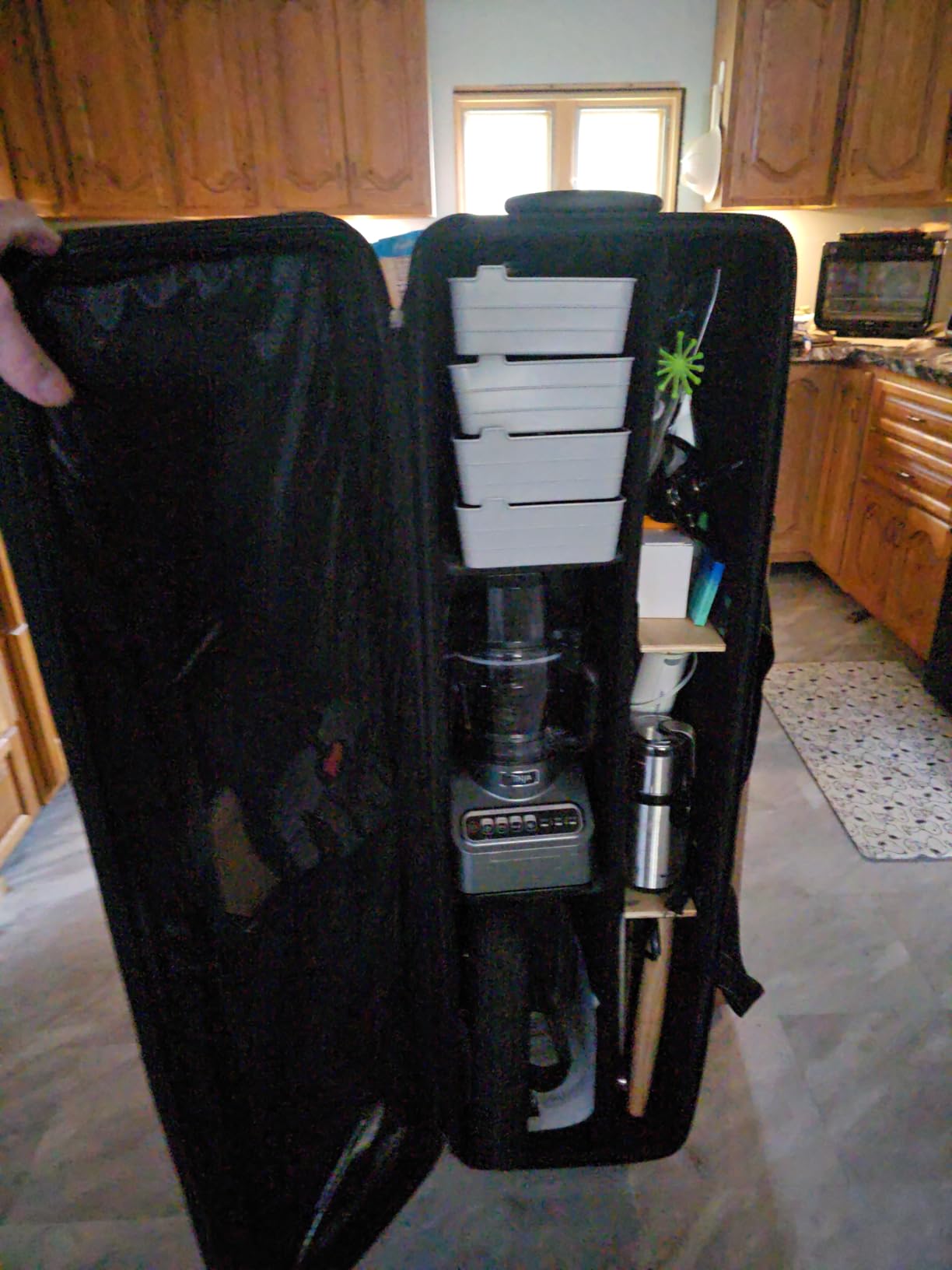 VEVOR Studio Equipment Trolley Case, 51.57 x 14.37 x 14.96 in / 131 x 36.5 x 38 cm, Rolling Camera Bag, Carrying Bag with Wheels Straps Padded Compartment Handle, for Light Stands, Tripods, Telescopes customer photo 1
