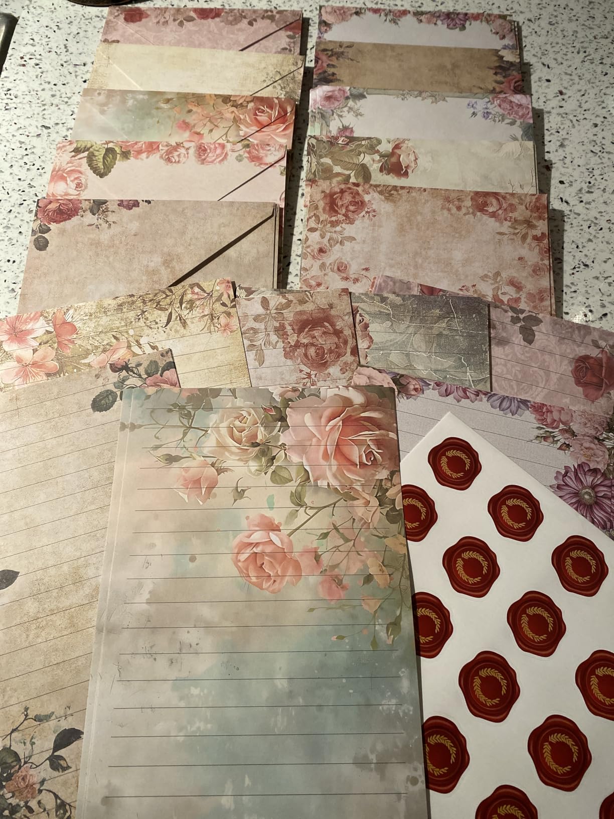 91 Pcs Stationery Paper Envelopes Set Includes 60 Lined Writing Paper & 30 Envelopes with 48 Colorful Round Dot Stickers, Cute Vintage Letter Writing and Stationery Paper Envelopes(10Style) customer photo 1