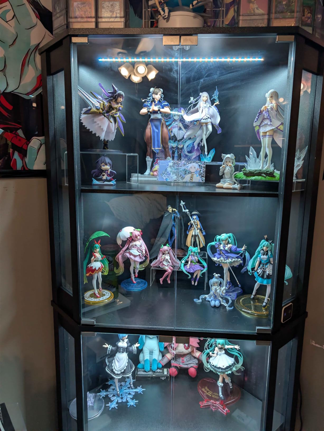 BROTTAR Corner Display Cabinet with Glass Doors, 65 Inches Lighted Curio Display Case with 3 Color Lights for Collectibles, Books, 4-Tier Bookcase with Human Body Sensor, White customer photo 1