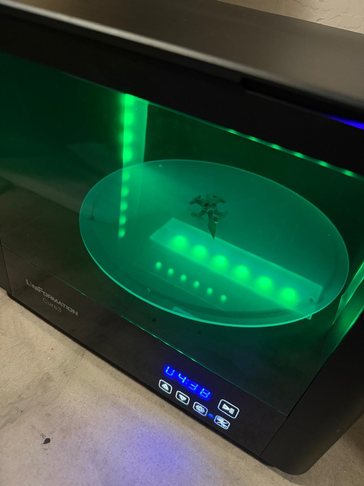 UniFormation 10.3-inch Cure3 Curing Machine 405nm UV Resin Curing Station with 360° Turntable D282 x H162 mm Curing Box Compatible with Resin 3D Printers for 3D Printed Models customer photo 1