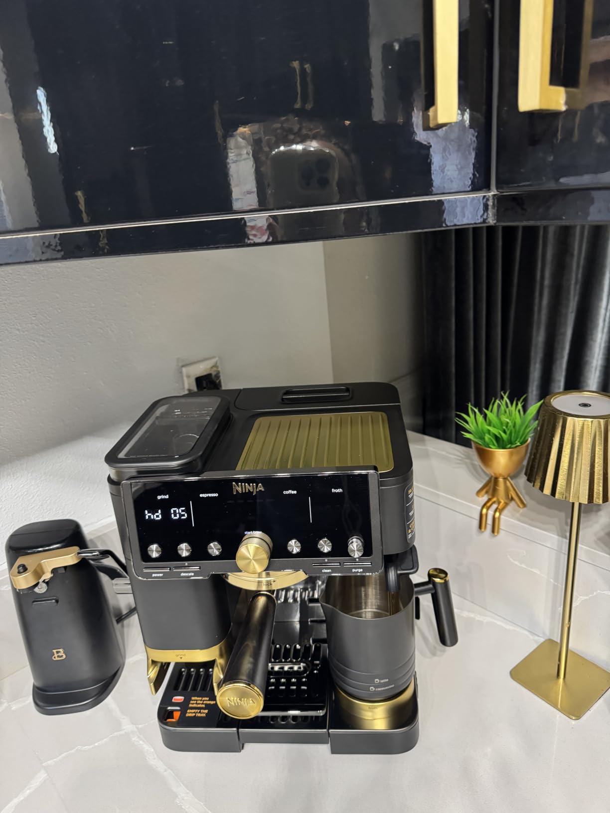 Ninja Luxe Cafe Pro Series, Espresso Machine, Drip Coffee, Cold Brew, Hot Water, Integrated Tamper, Built-in Grinder, Hands-Free Frother for Cappuccinos, Lattes, Americanos, Dairy or Non-Dairy, ES701 customer photo 2