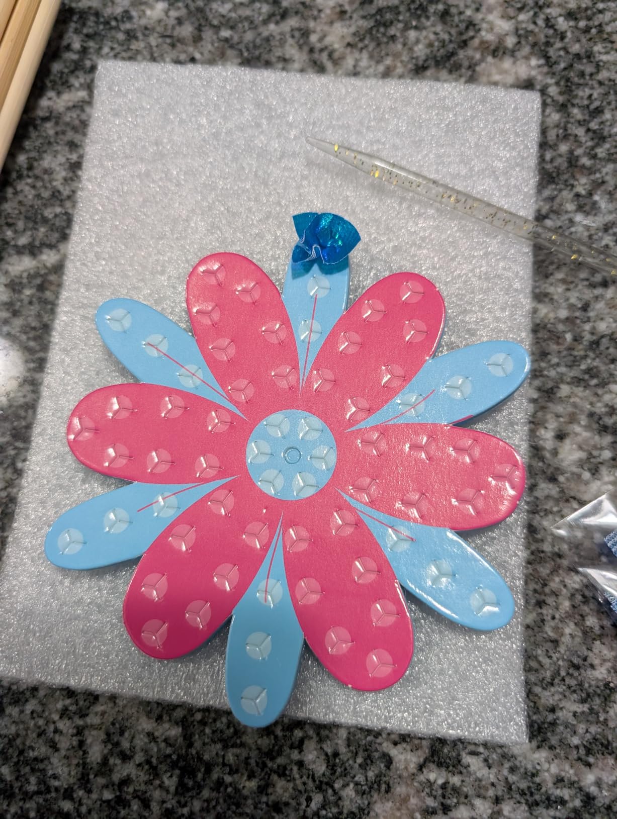 MUNDIDO Poke in Fun Art Flower Bouquet, Mess Free Paper Craft Kits for Kids, DIY Creative Activity Gifts for 6 7 8 9 10 Year Old Girls, Birthday Gifts for Girls Boys Age 5-12 customer photo 1