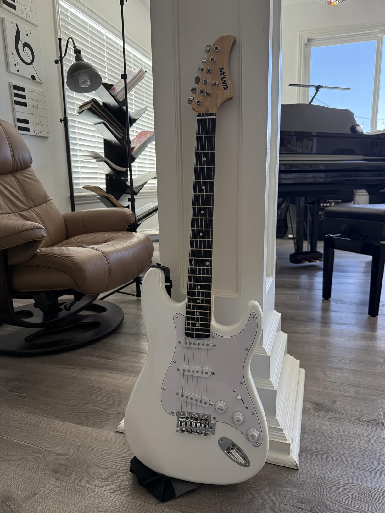 39in Full Size Beginner Electric Guitar Starter Kit w/Case, Strap, 20W Amp, Strings, Pick, Tremolo Bar (Black Guitar) customer photo 1