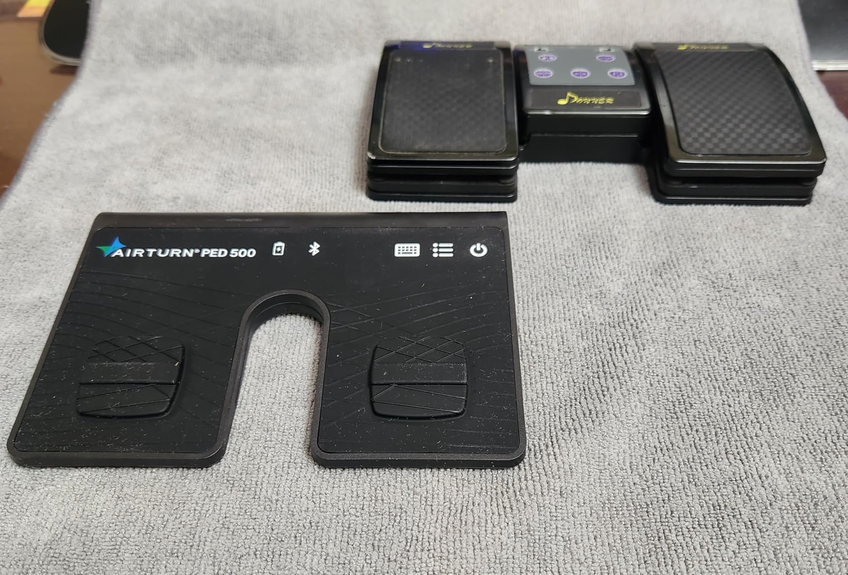 AirTurn PED 500 Portable Bluetooth Pedal Page Turner for iPad, Android, Works with Most Apps customer photo 2