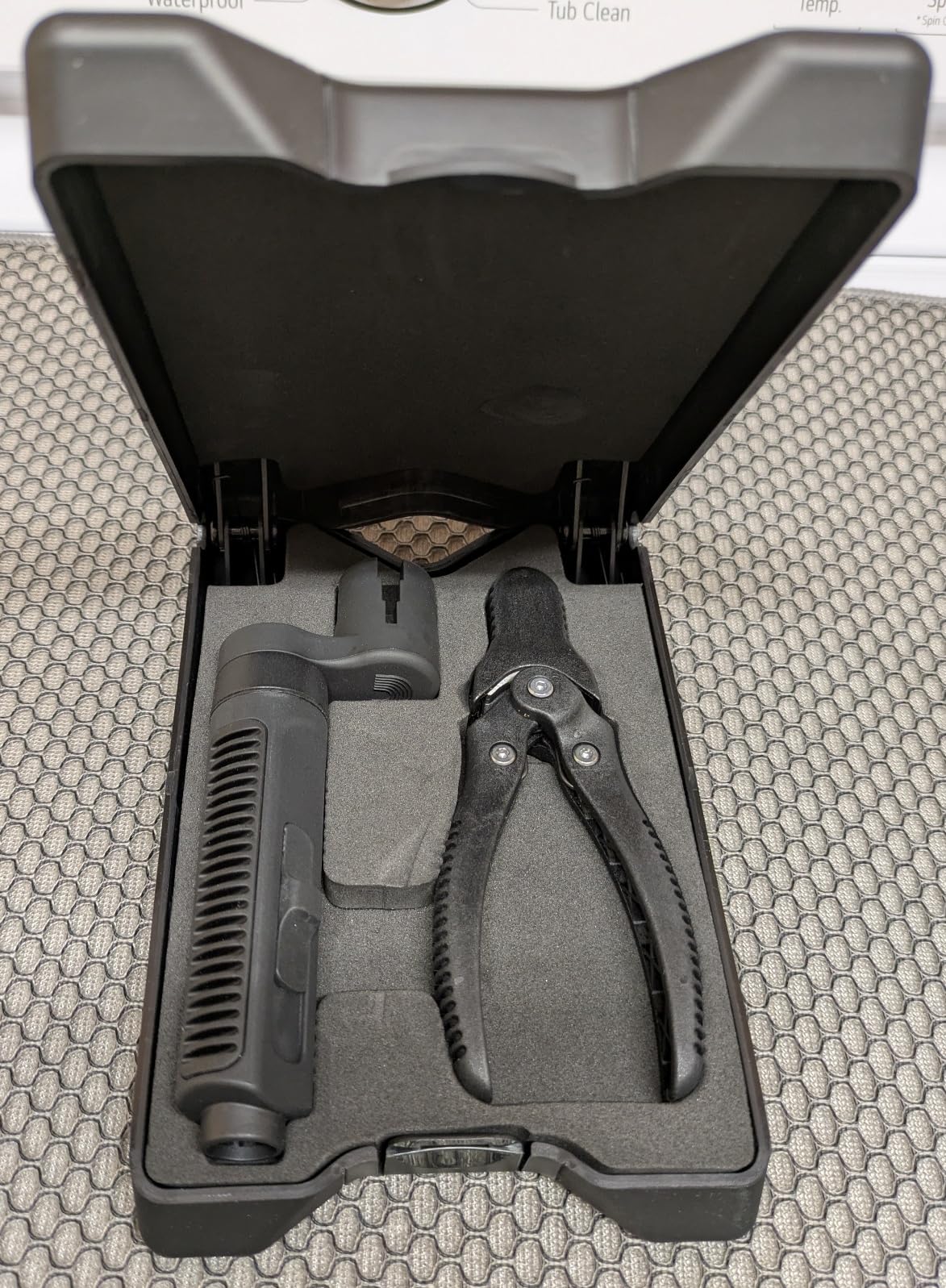 D'Addario Tour Grade String Changing Kit | Essential tools for fast string changes, clean setup work and reliable maintenance customer photo 1