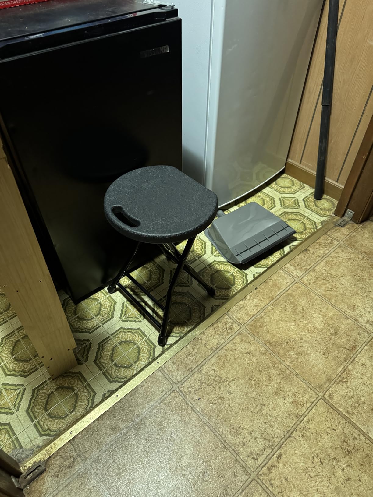 LEDLAY18 Inch Folding Stool with Handle - 500LBS Capacity Portable Foldable Stool with Non-Slip Feet, Heavy-Duty Steel & Plastic Collapsible Stool for Indoor Outdoor Use, Black customer photo 2