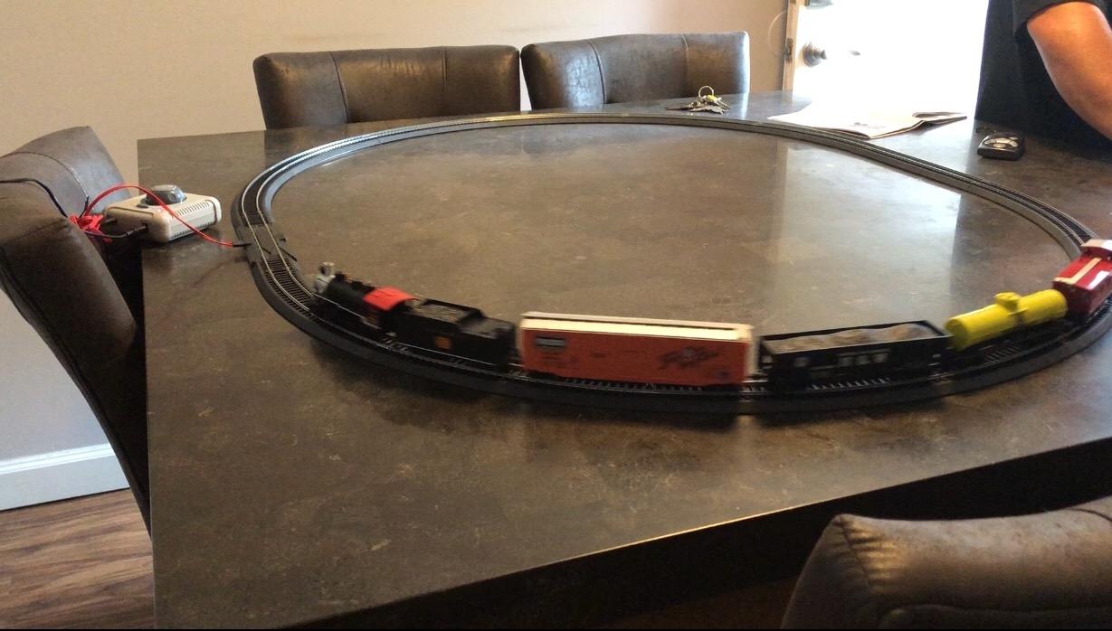 Bachmann Trains Chattanooga Ready to Run 155 Piece Electric Train HO Scale | Complete Starter Set, Locomotive, Rolling Stock, Track, Power Pack and Speed Controller, Build Your Model Railroad, 626 customer photo 2