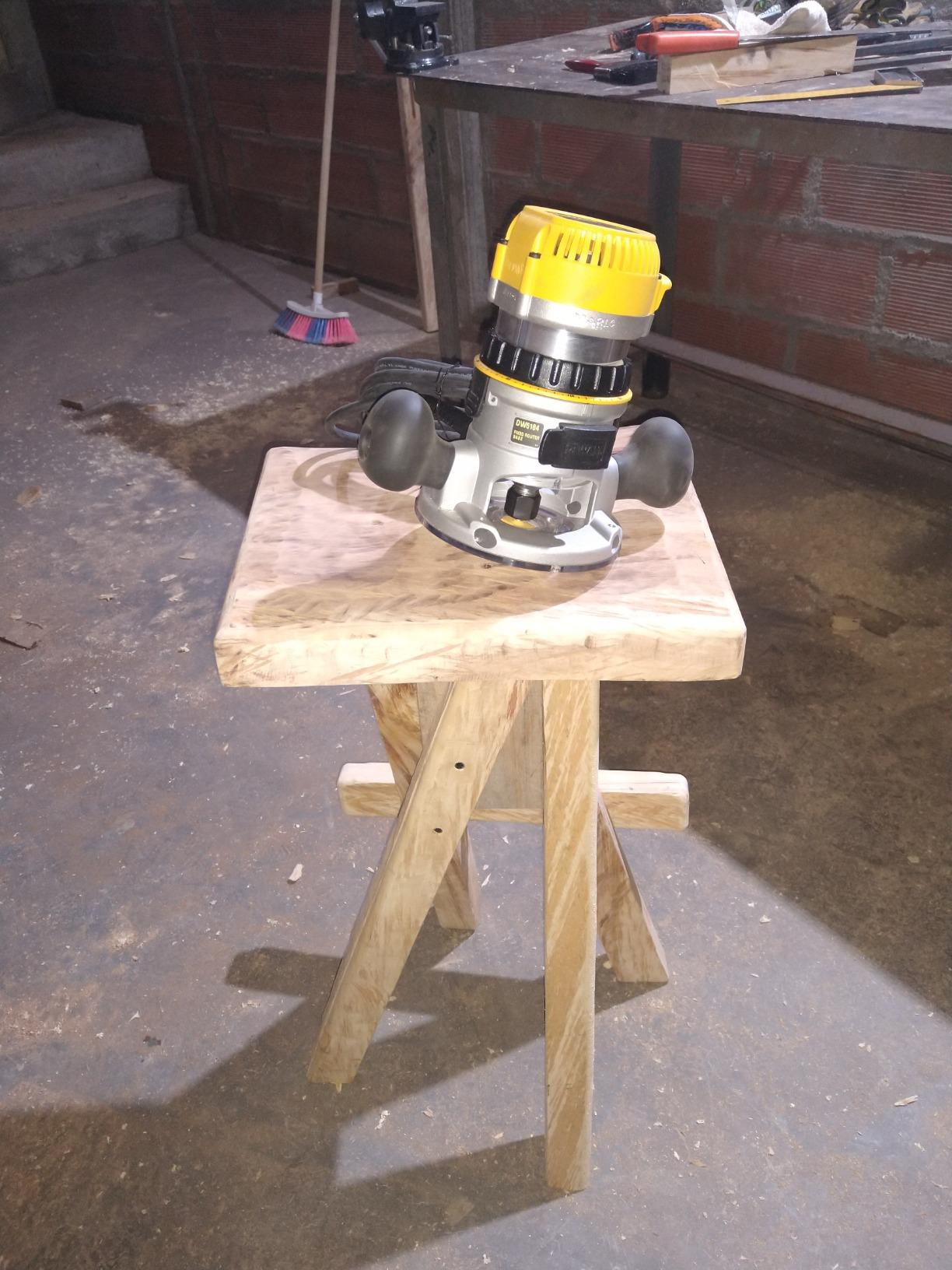 DEWALT Router, Fixed Base, 1-3/4-HP, 11.0 Amp Motor (DW616) customer photo 2