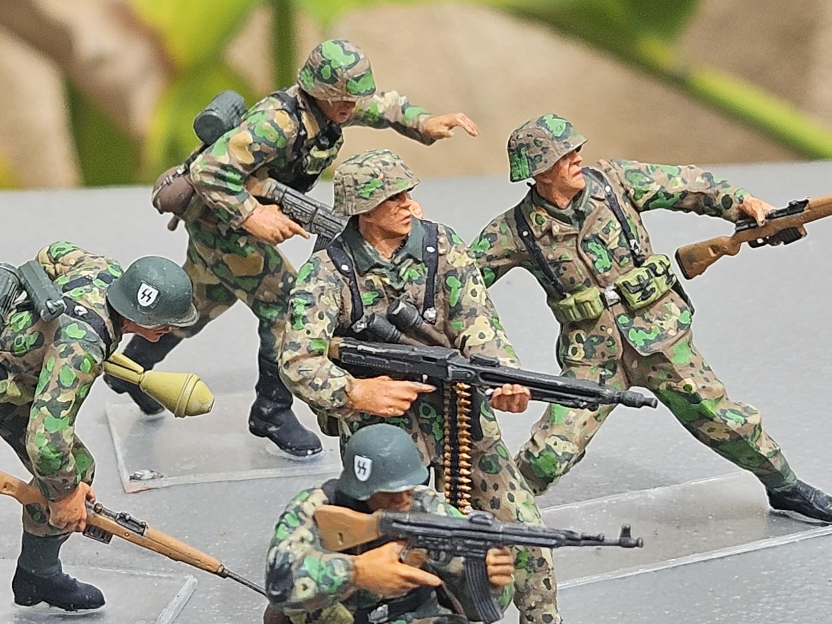 TAMIYA 1/35 German Front Line Infantry TAM35196 Plastic Accys Figure Sets customer photo 1