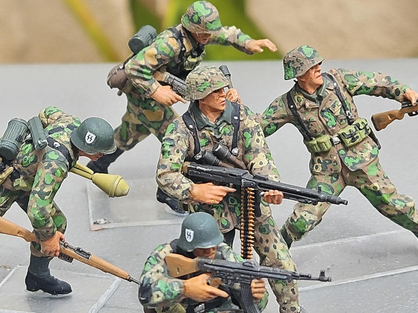TAMIYA 1/35 German Front Line Infantry TAM35196 Plastic Accys Figure Sets customer photo 2