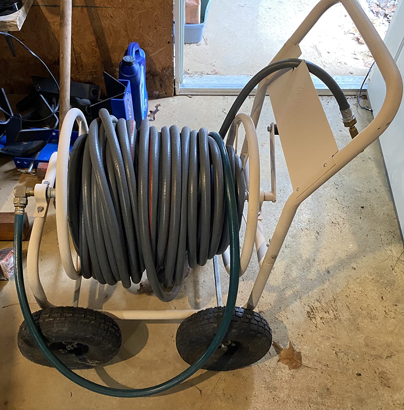 Liberty Garden Industrial 4 Wheel 300 Foot of 0.625 Inch Hose Steel Frame Water Hose Reel Cart for Backyard, Garden, or Lawn, Beige customer photo 2