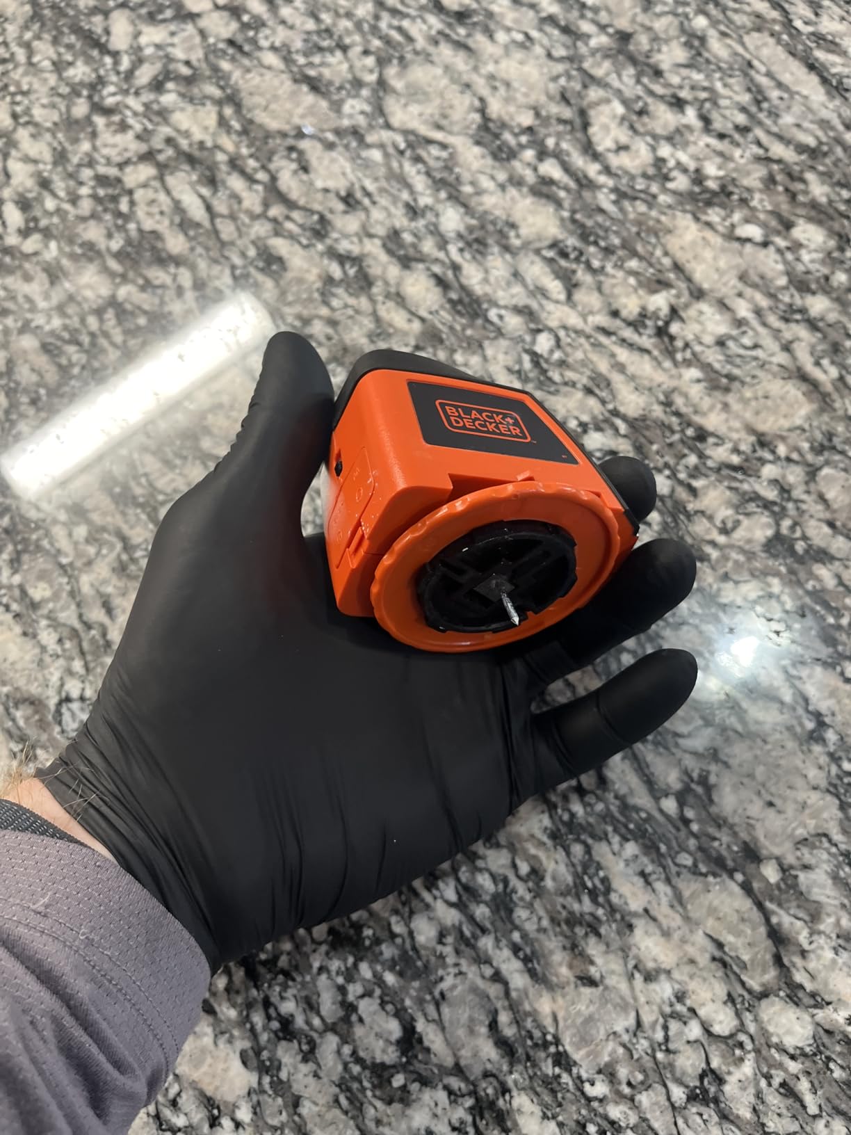 BLACK+DECKER Laser Level, Self-Leveling, 360 Degree Wall Attachment, AA Batteries Included (BDL220S), 7.25 x 7 x 2.5 inches customer photo 2