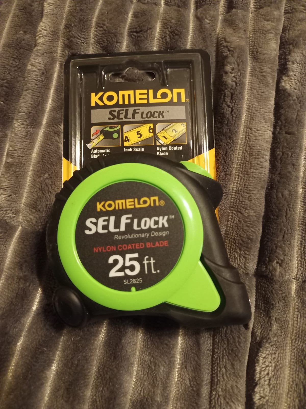 Komelon SL2825 Self Lock 25-Foot Power Tape customer photo 1