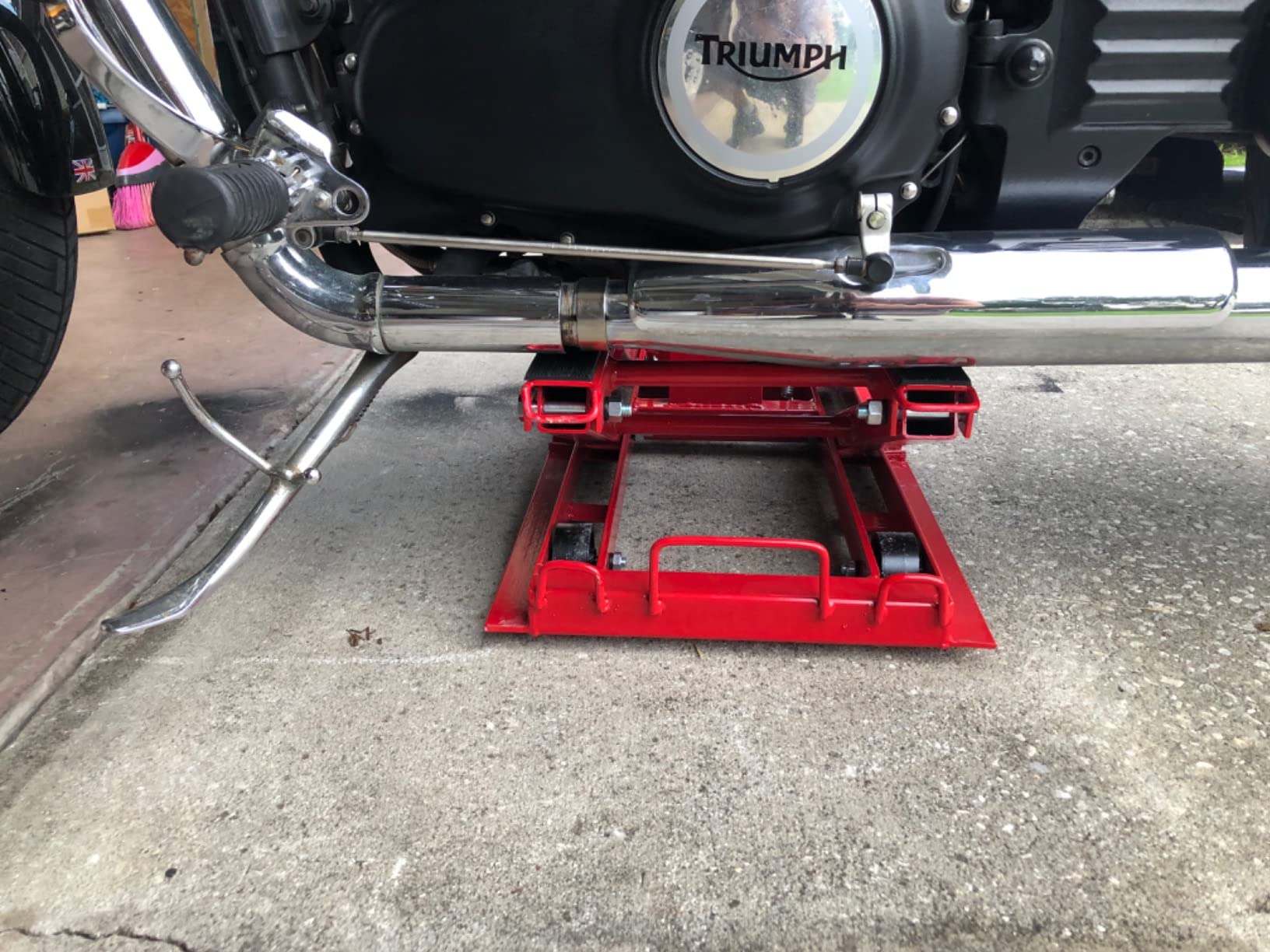 Big RED Hydraulic Motorcycle Lift Jack with 1500LBS Load Capacity customer photo 1