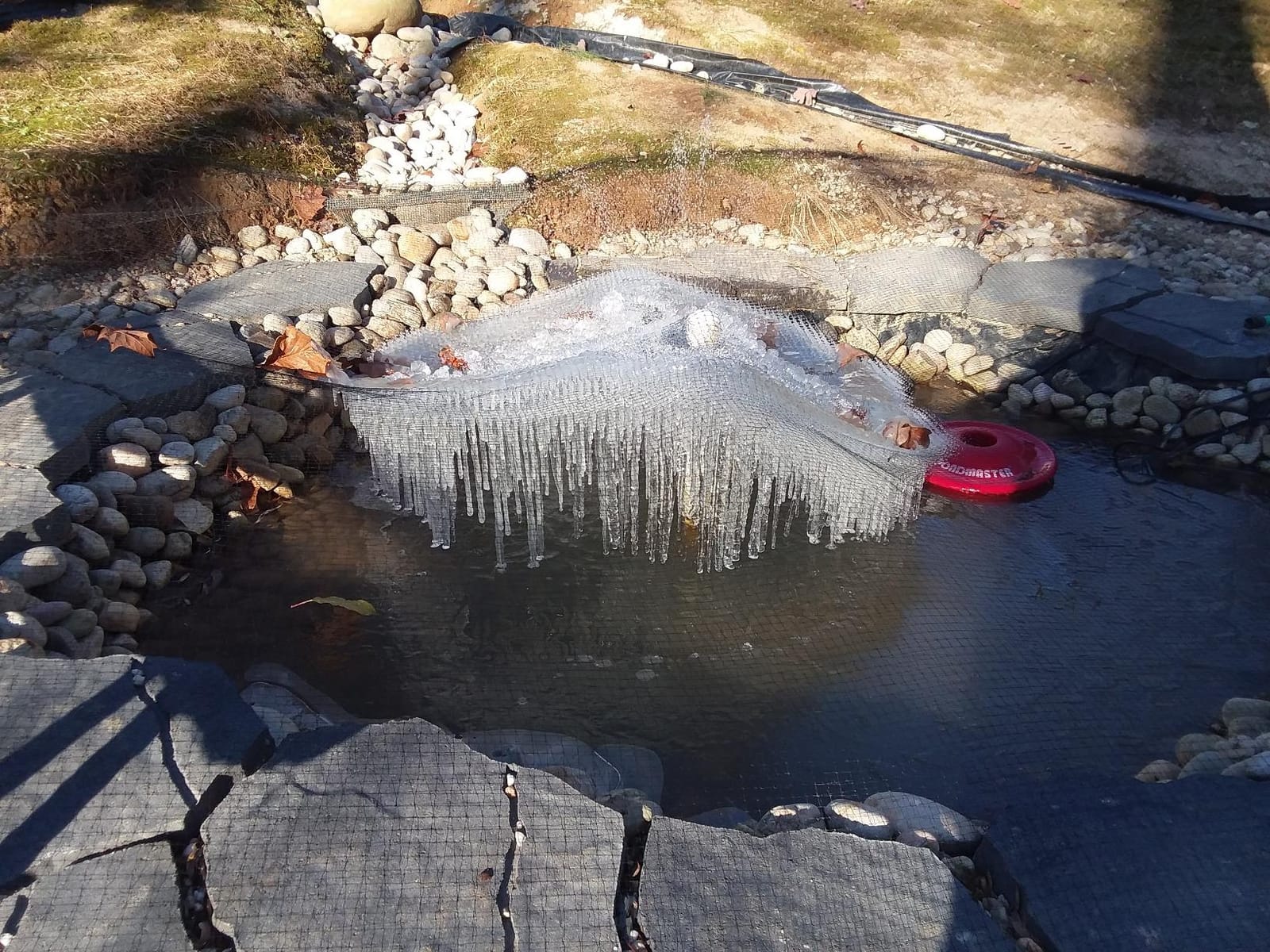 Danner Manufacturing, Inc., Pondmaster Pond De-icer, Red, 02175 | Fixed Thermostatic Control Reduces Heating Time & Saves Electricity customer photo 1