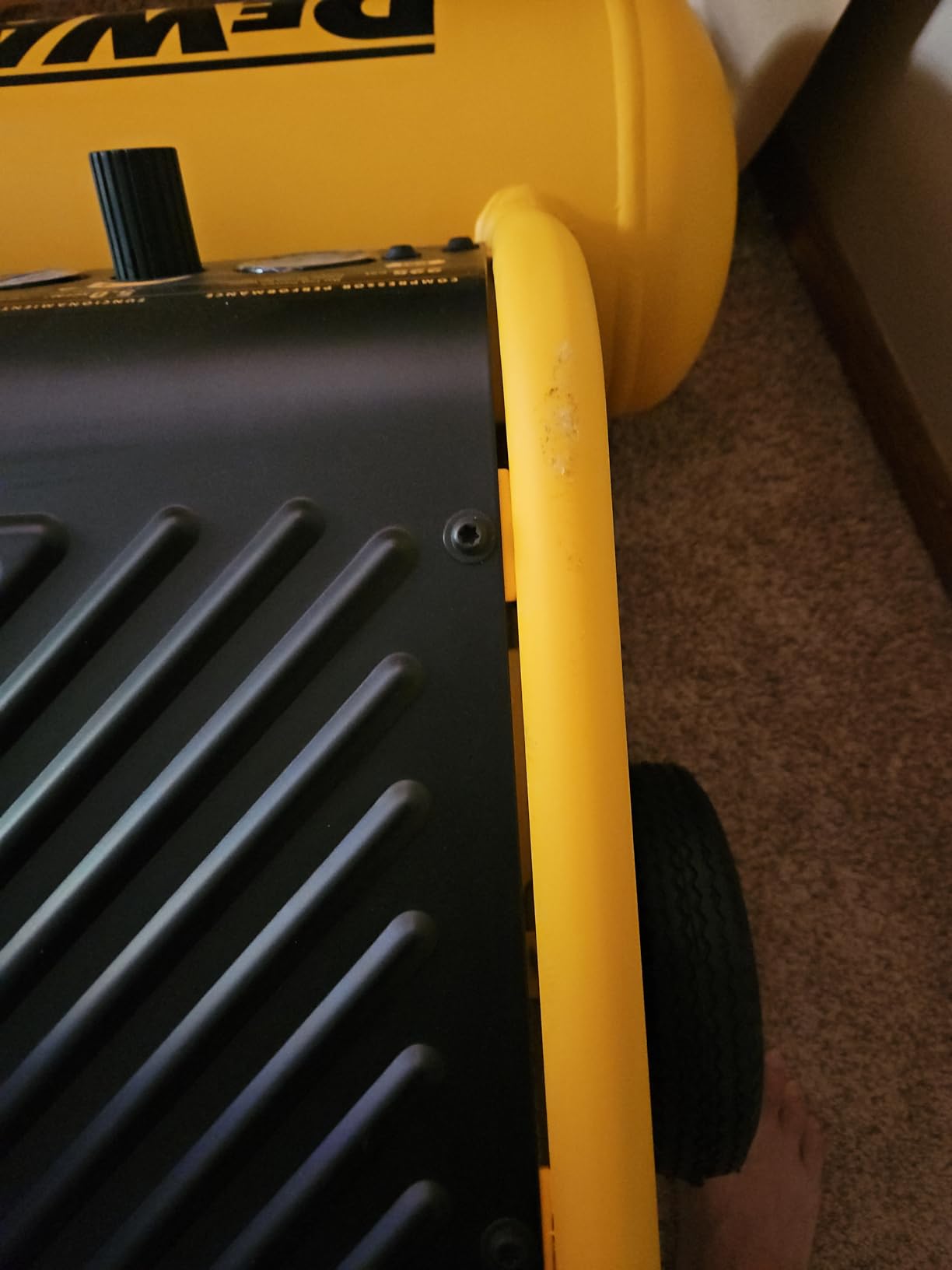 DEWALT Air Compressor, 225-PSI Max, Hand Carry with Wheels, 4-1/2 Gallon (D55146) customer photo 1