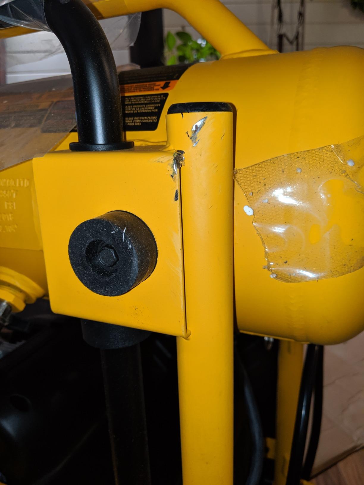 DEWALT Air Compressor, 225-PSI Max, Hand Carry with Wheels, 4-1/2 Gallon (D55146) customer photo 2