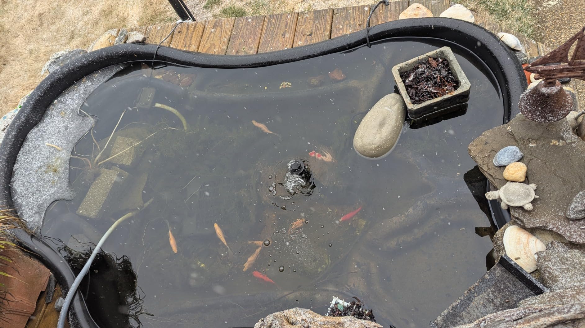 Tetra Pond De-Icer, Winter Survival Solution for Fish | Keeps Area Of Pond Free From Ice To Release Toxic Gases, Works As Low As -20 Degrees, 300 Watts, Includes 15 ft Power Cord customer photo 2