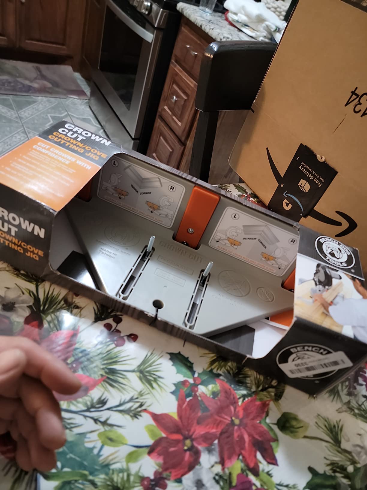 Rockler Cut Crown Molding Jig for Miter Saw w/Adjustable Fence, Easy Fit customer photo 1