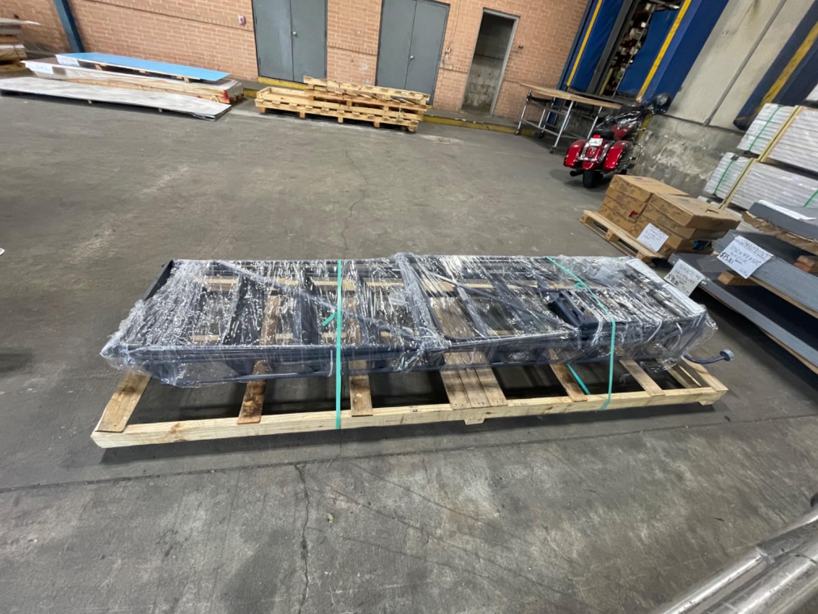 Tri-Arc KDED112246 12-Step All-Directional Steel Rolling Industrial & Warehouse Ladder with Perforated Tread, 24-Inch Wide Steps customer photo 2