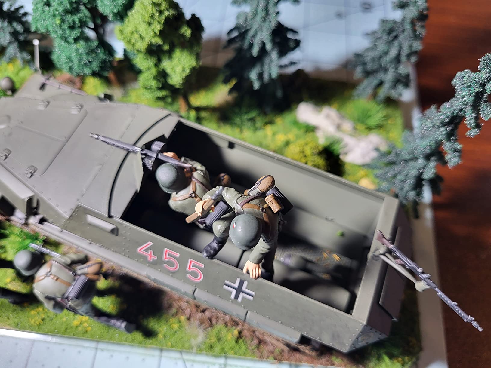 Tamiya 35020 1/35 German Hanomag SDKFZ 251/1 Plastic Model Kit customer photo 2