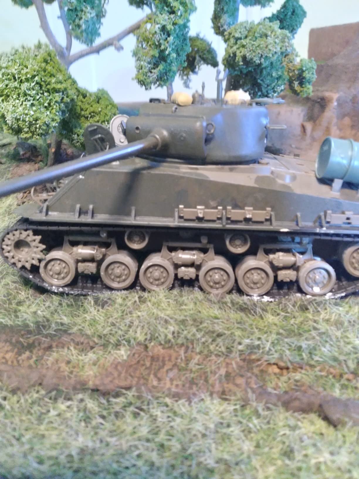 Tamiya 35190 1/35 U.S. Medium Tank M4 Sherman Plastic Model Kit customer photo 2