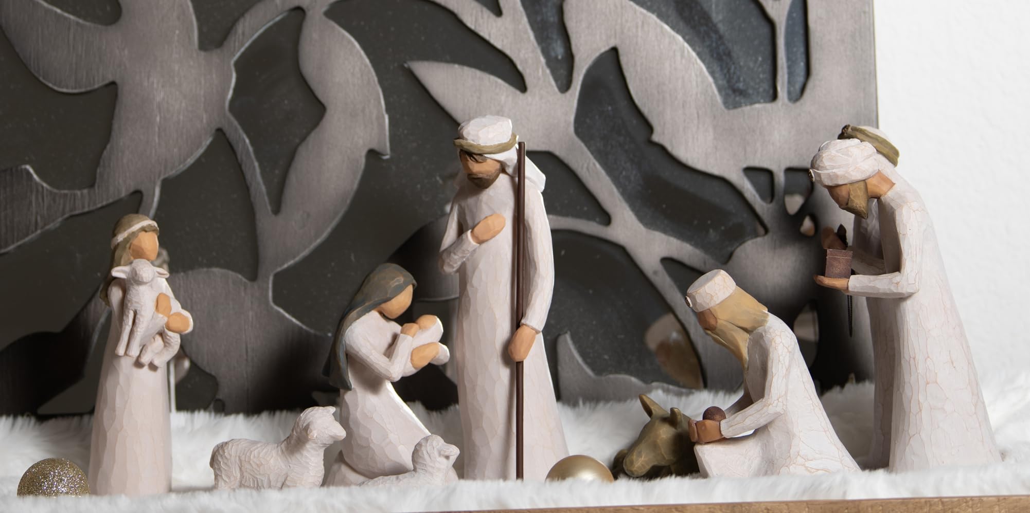 Willow Tree 6-Piece Nativity Set, Behold The Awe and Wonder of The Christmas Story, Build a Family Holiday Tradition with Classic Nativity Collection, Sculpted Hand-Painted Figures customer photo 1