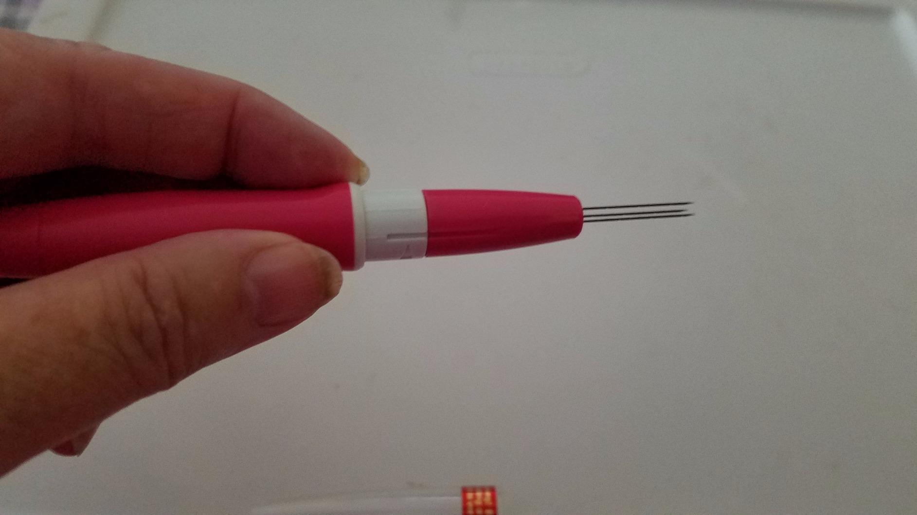 Clover 507079 Pen Style Needle Felting Tool - Original Version - 1 Pack customer photo 1