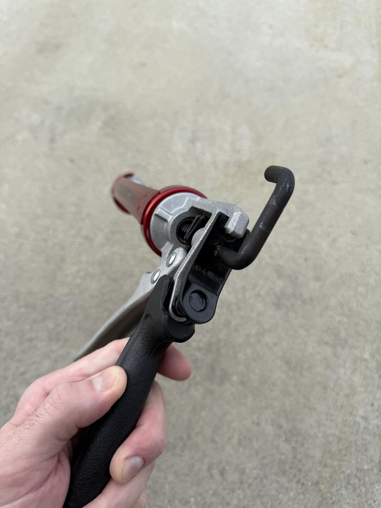 TAJIMA Caulk Gun - 1/10 Gallon (10 oz) Convoy Super Caulking Tool with Rotating Cradle & Auto Flow Stop - CNV-100SP customer photo 2