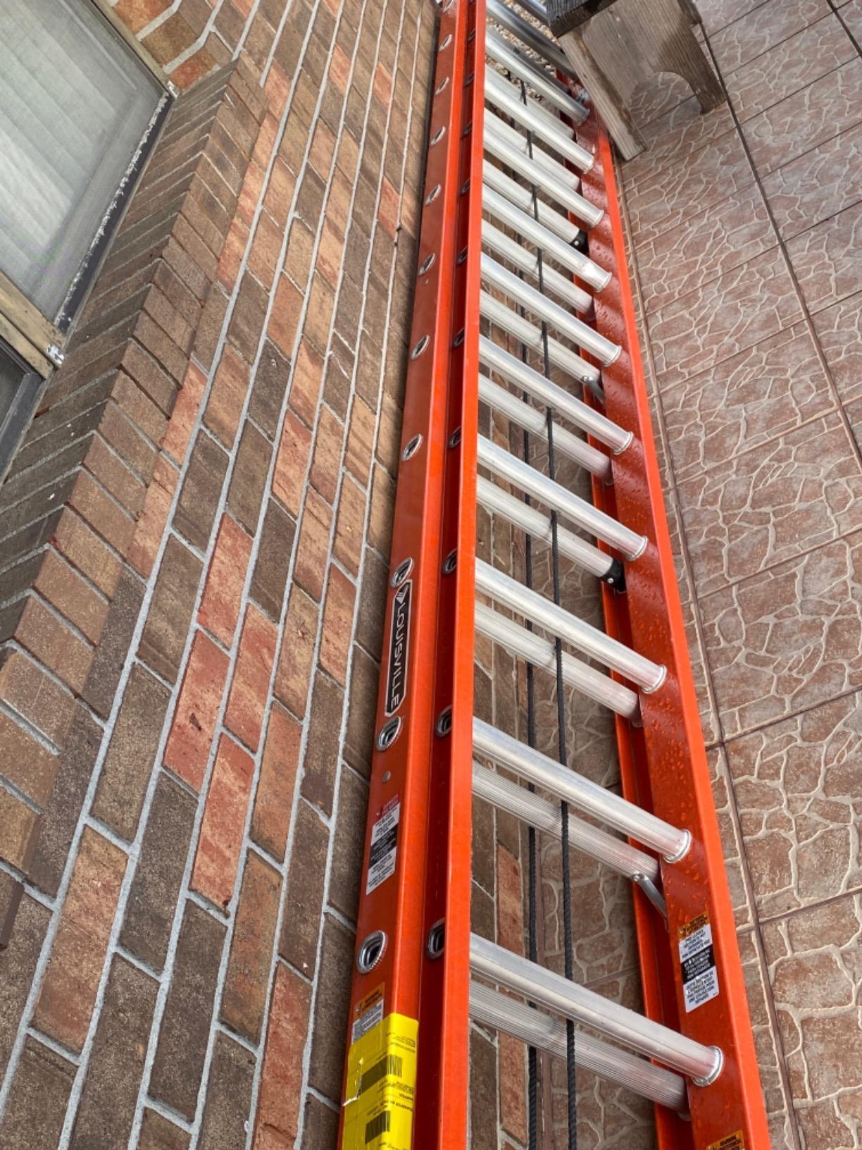 Louisville 24 ft Fiberglass Extension Ladder, FE3224, Type IA, 300 lbs customer photo 2