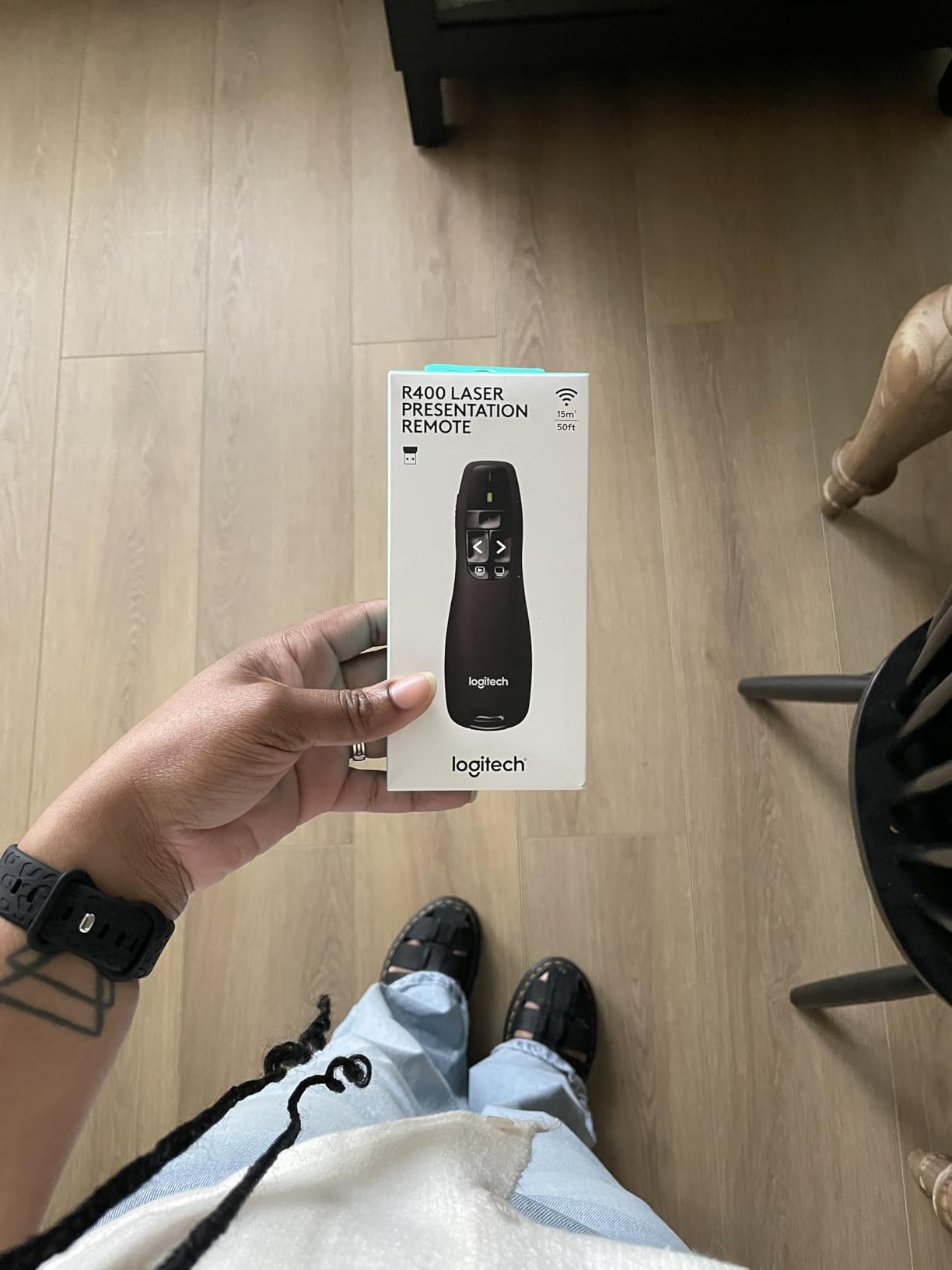 Logitech Wireless Presenter R400 USB A PowerPoint Clicker with Laser | USB-A connection, PowerPoint clicker, presentation remote control customer photo 1