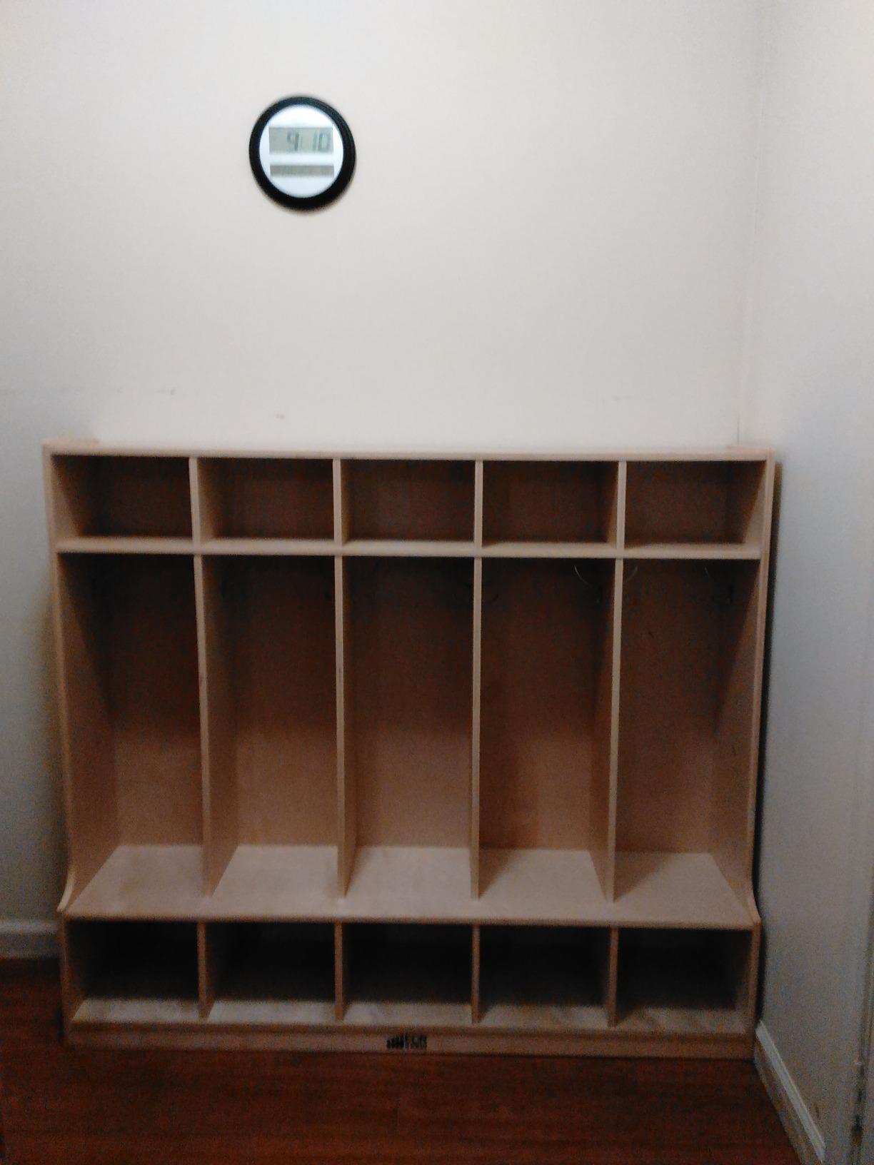 ECR4Kids 5-Section Coat Locker with Bench and Cubby Storage, Classroom Furniture, Natural customer photo 1