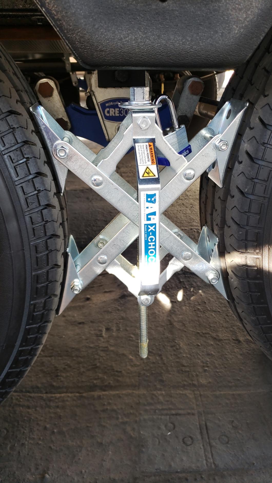 X-Chock Wheel Stabilizer - Pair - One Handle - 28012 customer photo 2