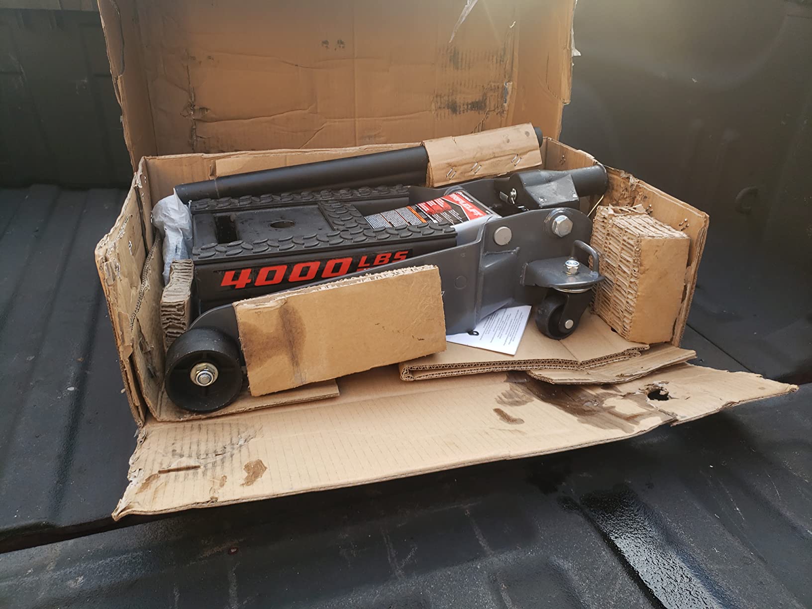 Powerbuilt 2 Ton Triple Lift Floor Jack, Lifts Cars, Trucks, Motorcycles, ATV's, Transmissions, Tie-Down Loops, Locking Safety Bar - 620422E customer photo 1