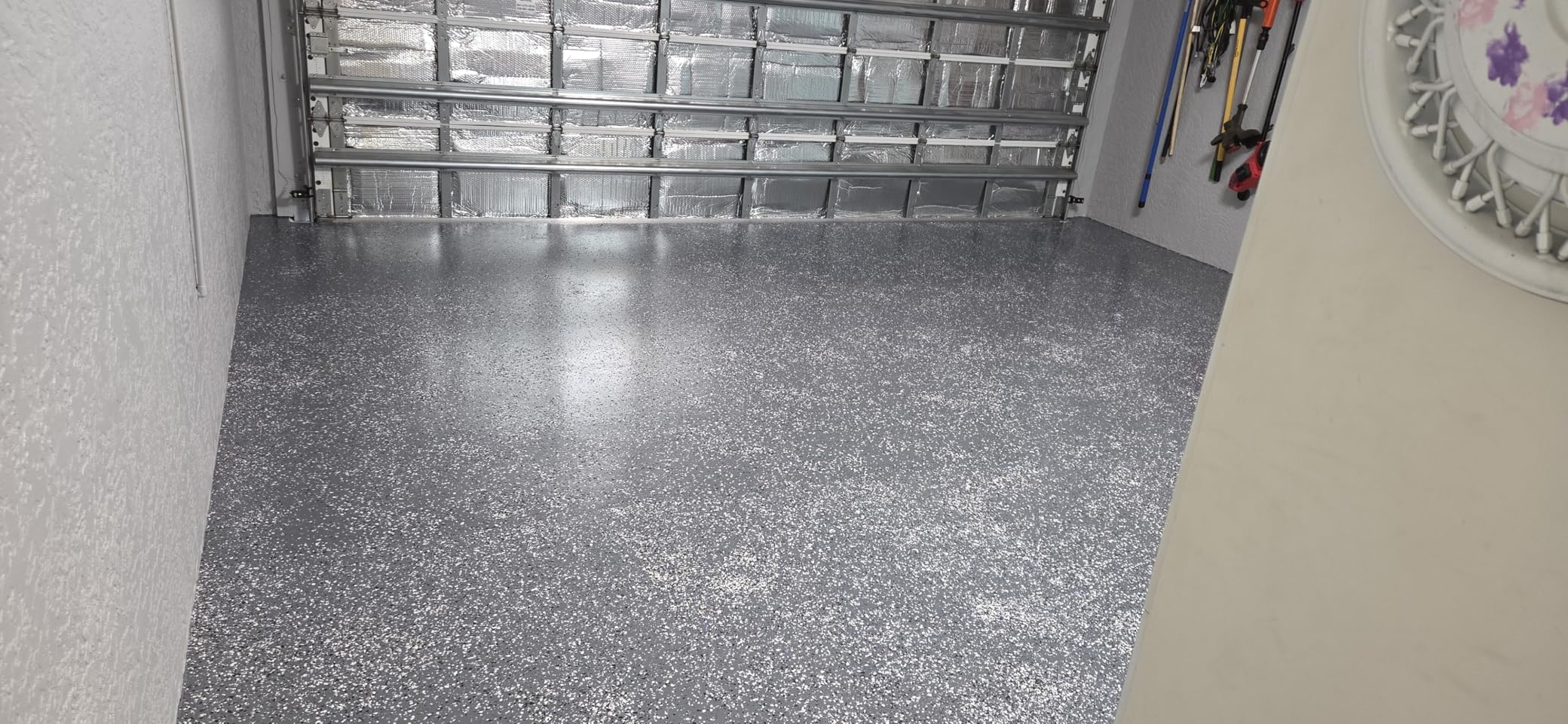 Rust-Oleum EpoxyShield Gloss Gray Garage Floor Coating Kit | Epoxy Garage Floor System, Hot Tire And Chemical Resistant, Professional Finish, 1 Car customer photo 2