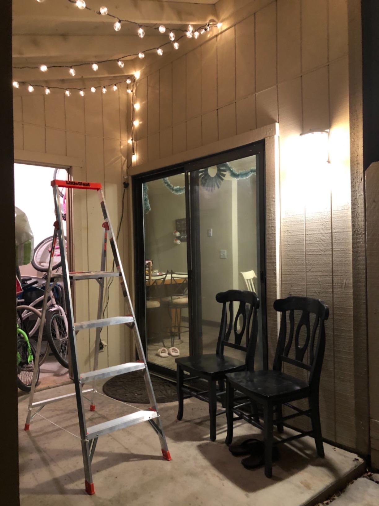 Little Giant Flip-N-Lite 6-ft Aluminum Stepladder, 15270-001 | Ultra Lightweight Ladder, Easy Release Handle, Wide Anti-Slip Steps, Home or Jobsite Use, Type IA 300 lbs. Weight Rated customer photo 2