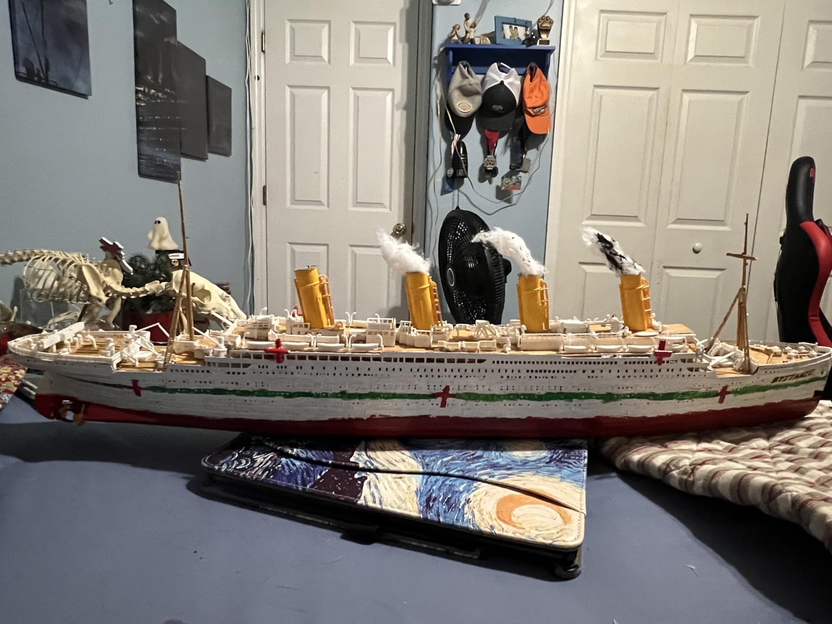 Revell 05715 1:400 RMS Titanic 100th Anniversary Edition Gift Set customer photo 1