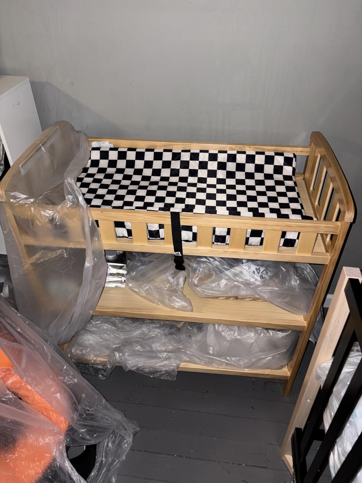 Dream On Me Emily Changing Table, Compact and Lightweight, Solid New Zealand Pinewood, Elevated Safety Rails, Two Storage Shelves, Includes Water-Resistant 1