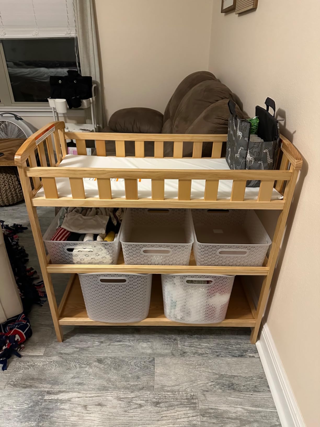 Dream On Me Emily Changing Table, Compact and Lightweight, Solid New Zealand Pinewood, Elevated Safety Rails, Two Storage Shelves, Includes Water-Resistant 1