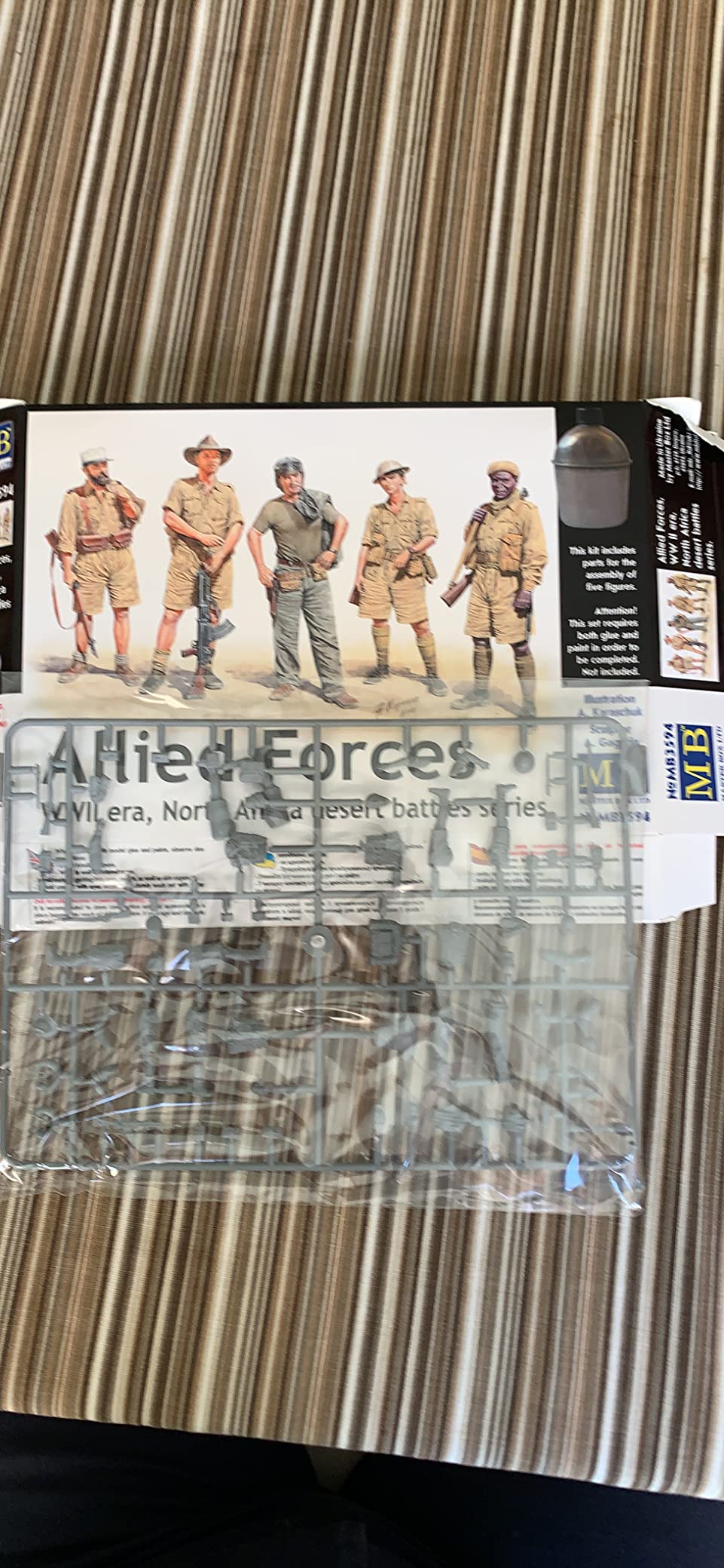 WWII Allied Forces N. Africa (5) Figure Model Building Kits (1:35 Scale) customer photo 1