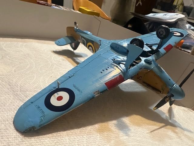 Tamiya 37011 1/48 Hawker Hurricane Mk.I w/3 Figures customer photo 1