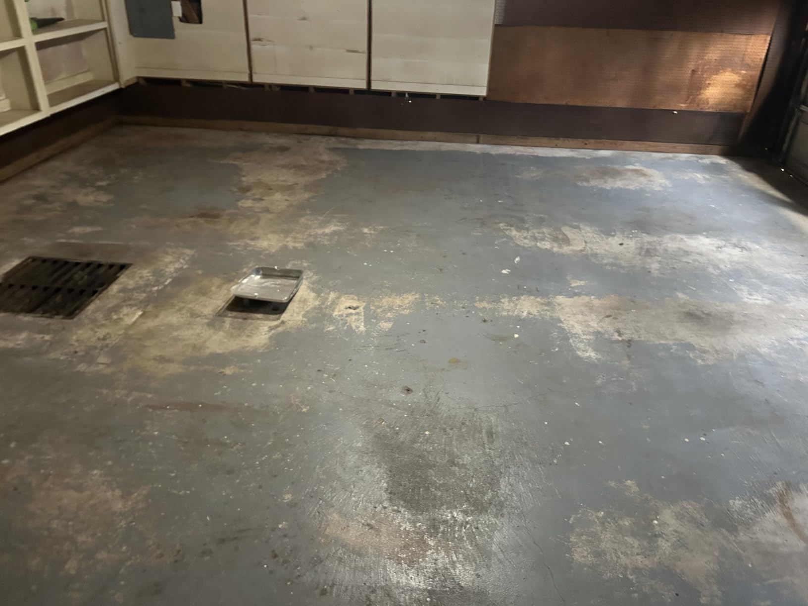 Rust-Oleum 261845 EPOXYSHIELD Garage Floor Coating Kit, 2.5 Car, Gloss Gray customer photo 2