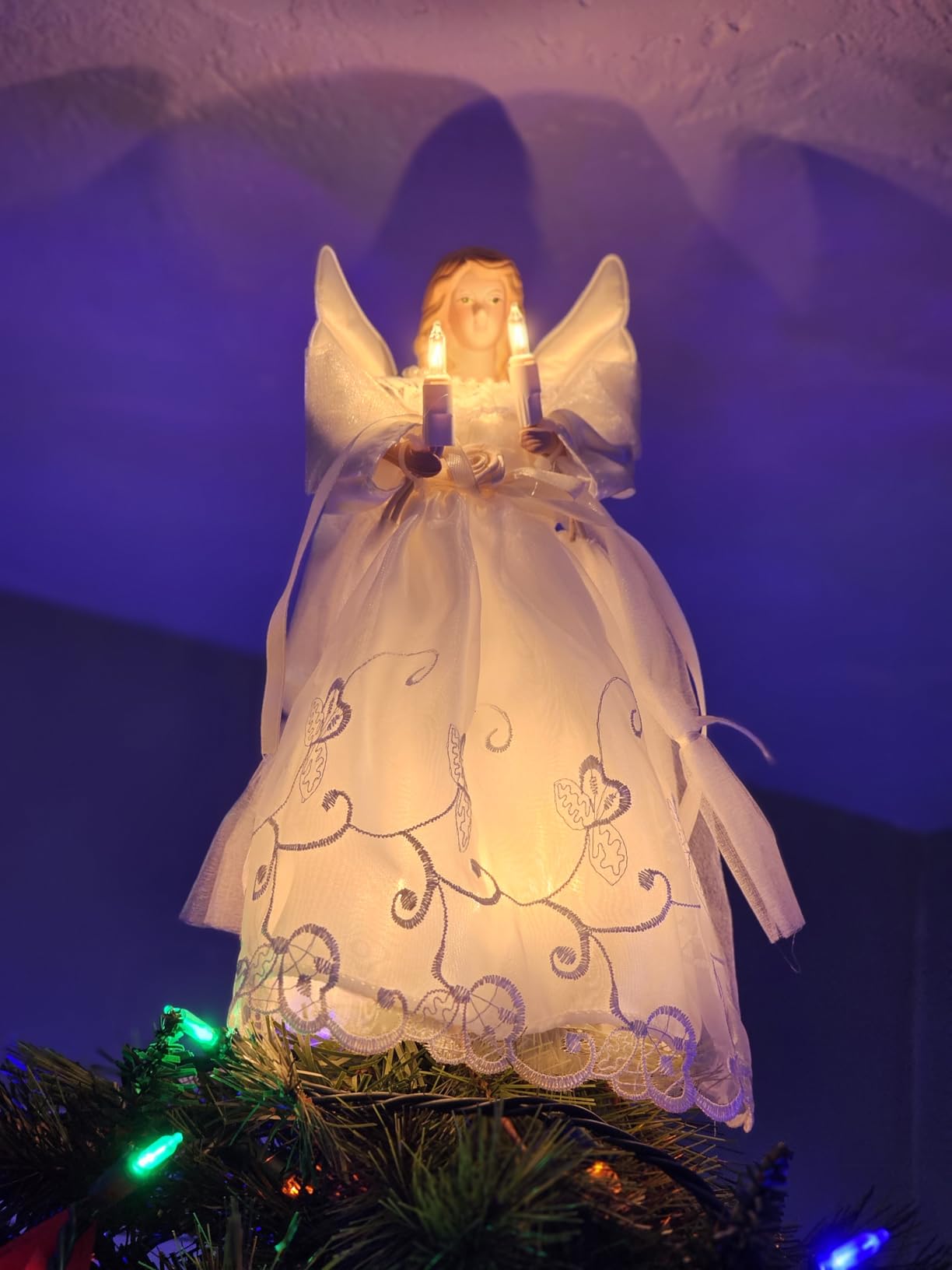 Kurt Adler 10-Inch UL 10-Light Gold/Ivory Angel Treetop customer photo 1