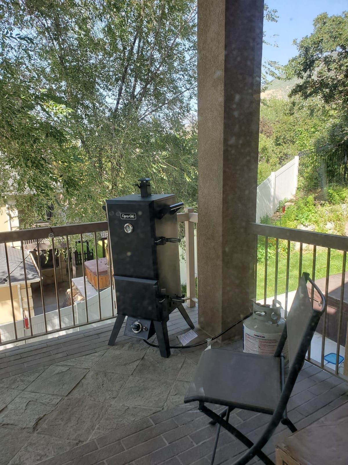 Dyna-Glo DGY784BDP 36 inch Vertical LP Gas Smoker, Black powder coat customer photo 2