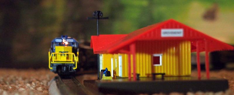Bachmann Trains - Freightmaster Ready To Run 60 Piece Electric Train Set - N Scale customer photo 2