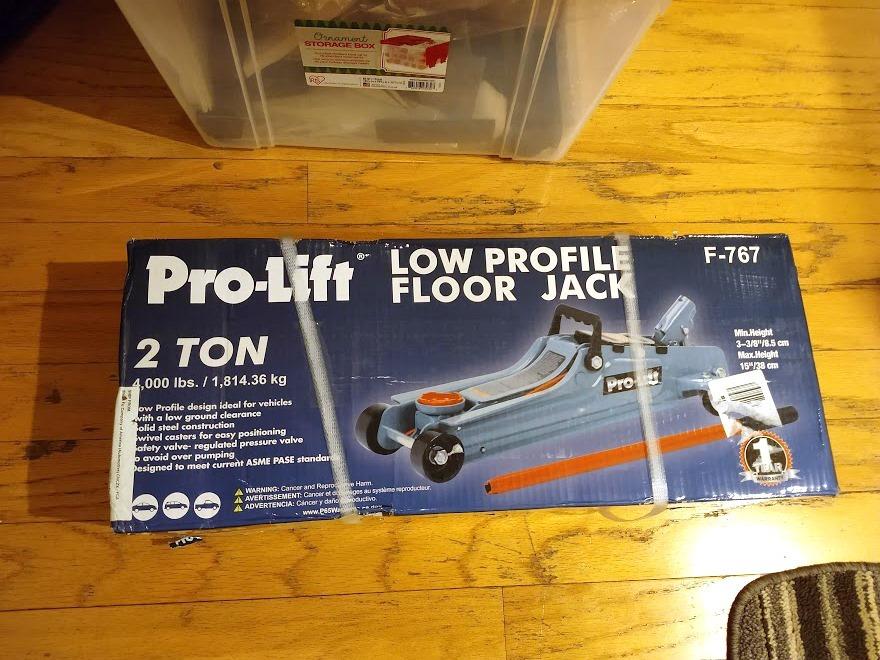 Pro-Lift F-767 Grey Low Profile Floor Jack - 2 Ton Capacity customer photo 2