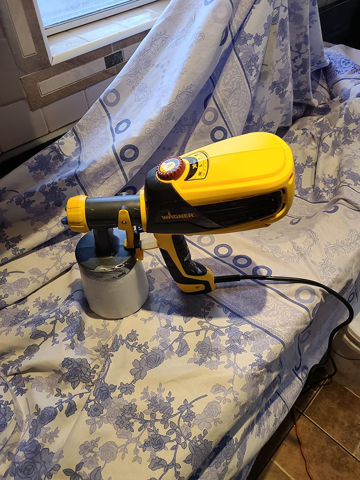 Wagner Spraytech 0529010 FLEXiO 590 Handheld HVLP Paint Sprayer, Sprays Most Unthinned Latex, Includes Two Nozzles - iSpray & Detail Finish Nozzle, Complete Adjustability for All Needs, Multi-Colored customer photo 1