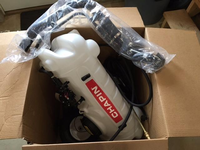 CHAPIN International Inc. 97600 15-Gallon, 12-Volt EZ Tow Dripless Fertilizer, Herbicide and Pesticide Sprayer, 15-Gallon (1 Sprayer/Package) customer photo 2