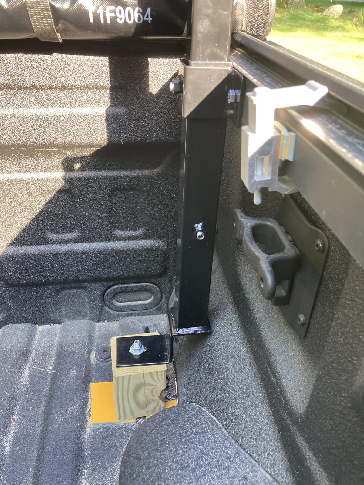 MAXXHAUL Heavy Duty Truck Ladder Rack - Side Mount Alloy Steel, Adjustable 19-34 Inch Arms, 250 lb Capacity, Powder Coat Finish (70233) customer photo 2